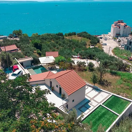 Mediterranean Oasis Seaside With Pool 빌라 스플리트